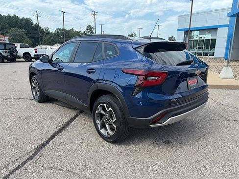 Used 2024 Chevrolet Trax LT w/ Driver Confidence Package FWD image 4