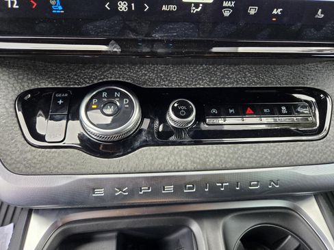 New 2025 Ford Expedition Tremor image 13
