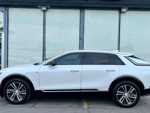 Used 2024 Cadillac Lyriq Luxury AWD/4WD image 34
