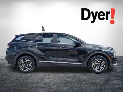 Certified 2024 Kia Sportage LX image 3