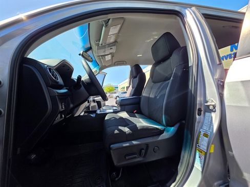 Used 2015 Toyota Tundra SR5 w/ SR5 Upgrade Package AWD/4WD image 13