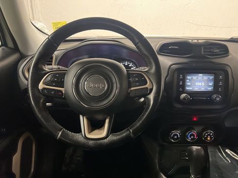 Used 2017 Jeep Renegade Latitude image 12