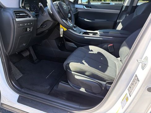 Used 2022 Hyundai Palisade SE FWD image 9