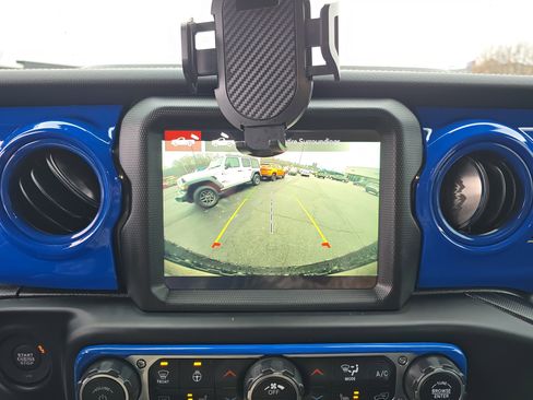 Used 2022 Jeep Wrangler Unlimited Rubicon w/ Trailer Tow Package image 27