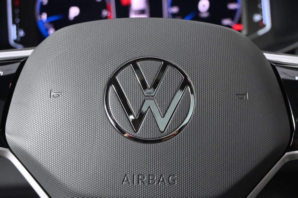 Used 2025 Volkswagen Jetta GLI Autobahn FWD image 34