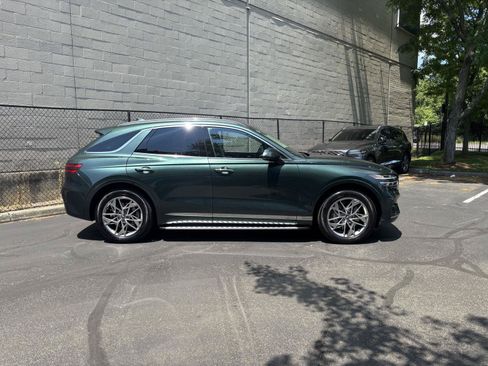 Used 2023 Genesis GV70 2.5T w/ Select Package AWD/4WD image 2