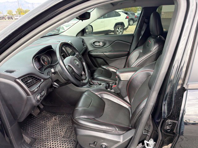 Used 2021 Jeep Cherokee Trailhawk AWD/4WD image 18