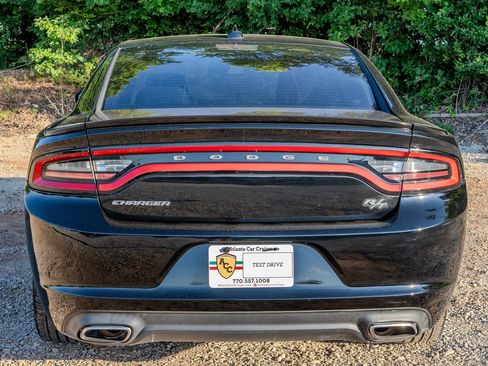 Used 2017 Dodge Charger R/T RWD image 4