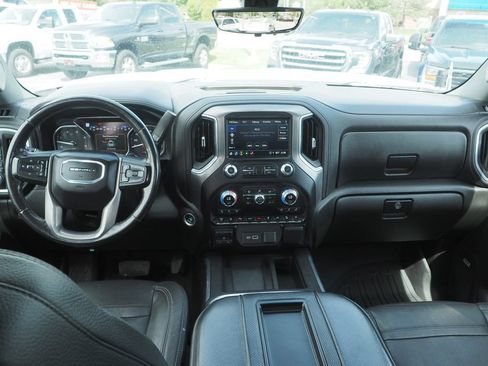 Used 2021 GMC Sierra 3500 Denali w/ Denali Ultimate Package AWD/4WD image 18