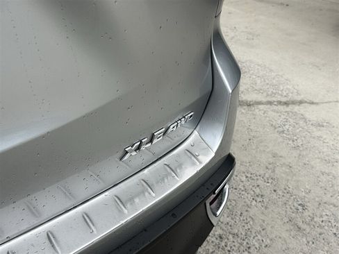 Used 2019 Toyota Highlander XLE AWD/4WD image 40