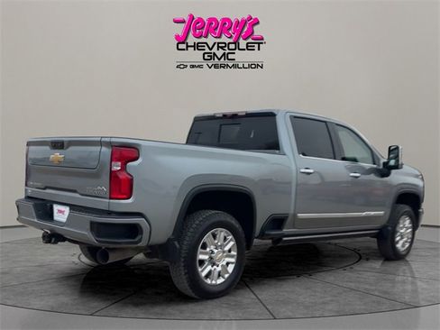 Used 2024 Chevrolet Silverado 2500 High Country w/ High Country Premium Package image 5