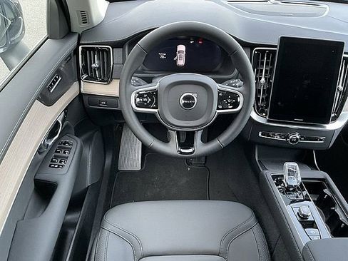 New 2026 Volvo XC90 B5 Plus image 5