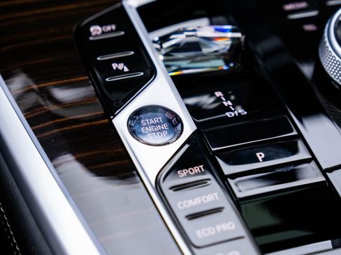 Certified 2025 BMW X7 xDrive40i w/ Executive Package image 15