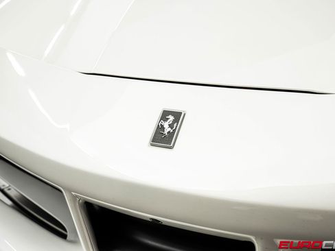 Used 2017 Ferrari 488 GTB RWD image 13