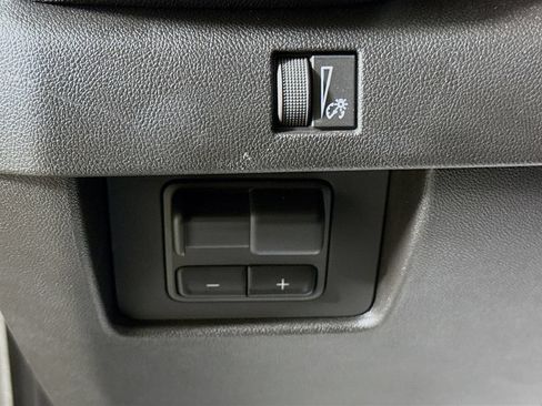 Used 2025 GMC Canyon Elevation w/ Convenience Package RWD image 10