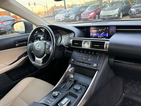 Used 2016 Lexus IS 200t image 18
