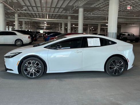 Used 2026 Toyota Prius XLE FWD image 7