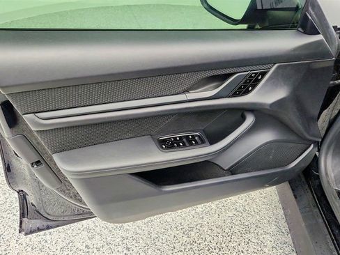 Used 2021 Porsche Taycan 4S image 11