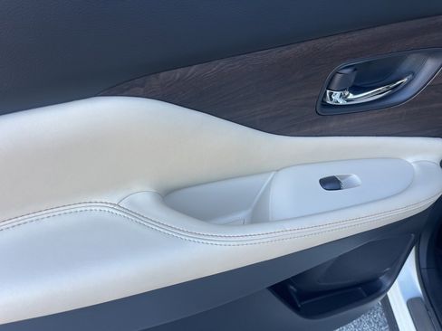 Used 2023 Nissan Murano Platinum w/ Cargo Package image 32