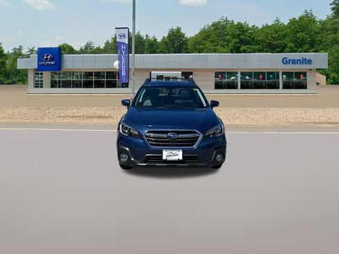 Used 2019 Subaru Outback 2.5i Limited AWD/4WD image 3
