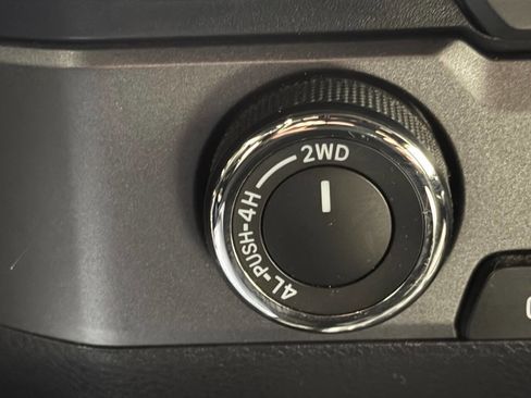 Used 2017 Toyota Tacoma TRD Off-Road image 33