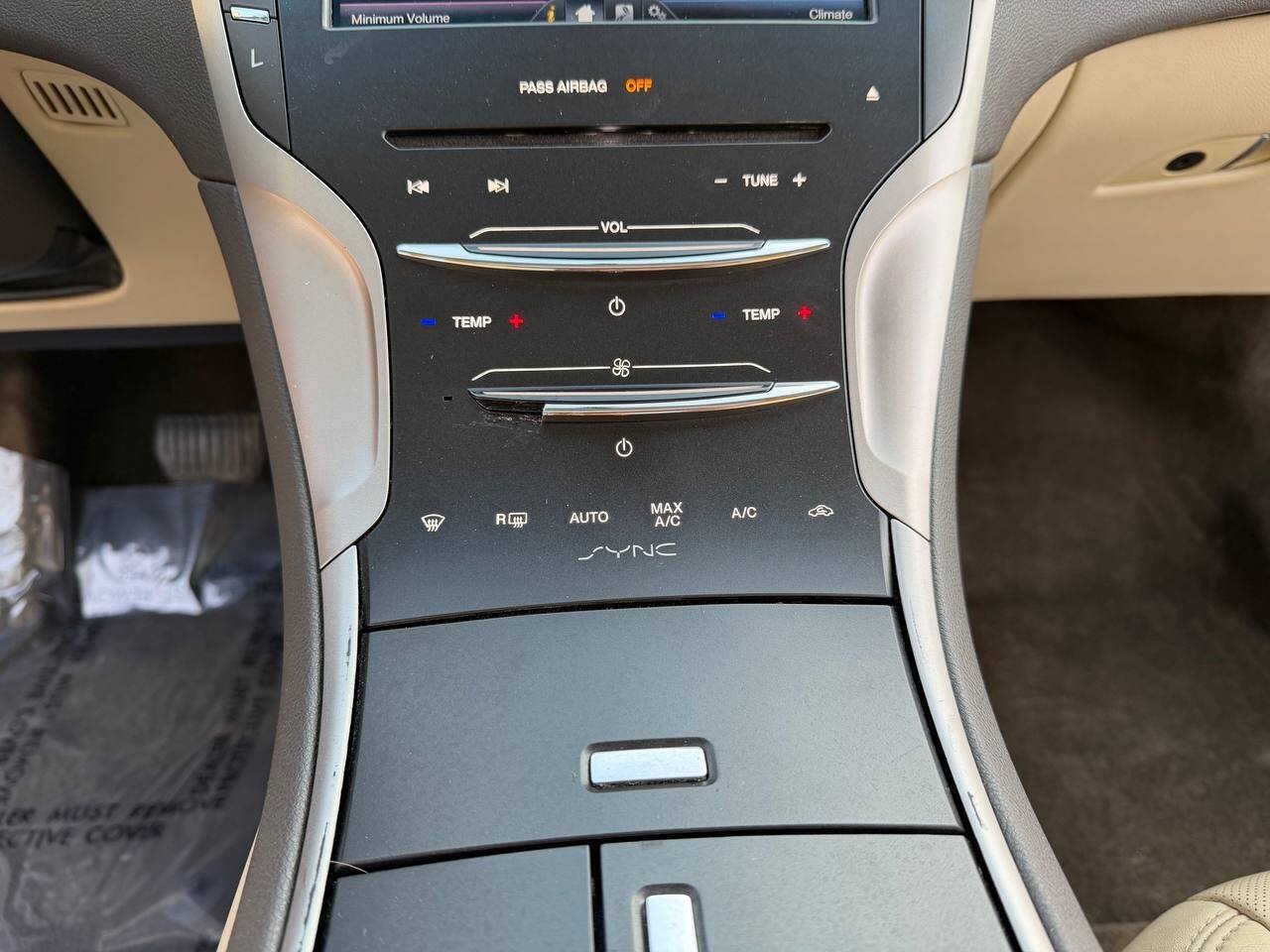 Used 2015 Lincoln MKZ Hybrid FWD image 16