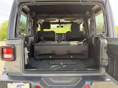 Used 2022 Jeep Wrangler Rubicon w/ Cold Weather Group AWD/4WD image 15