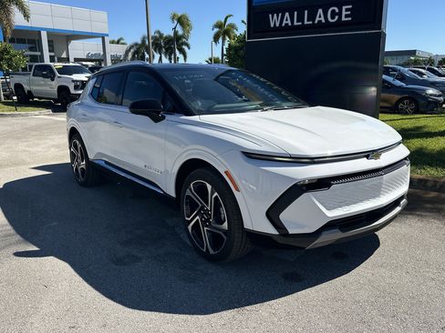 New 2026 Chevrolet Equinox EV LT image 4