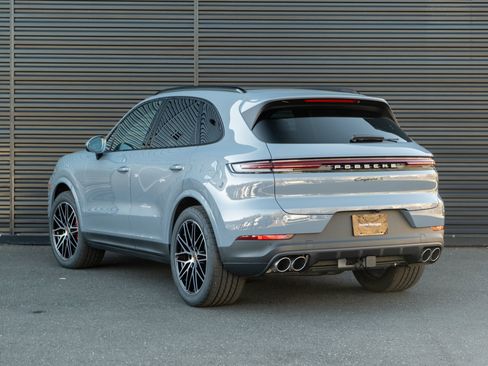 New 2026 Porsche Cayenne S AWD/4WD image 2