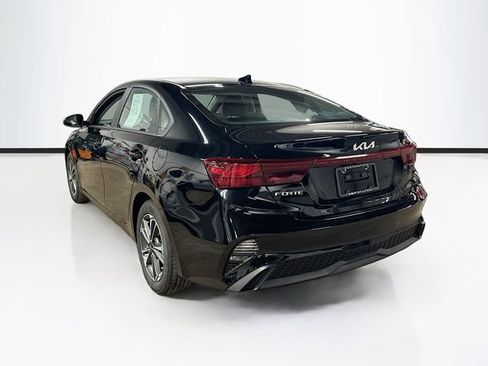 Used 2023 Kia Forte LXS w/ LXS Technology Package FWD image 5