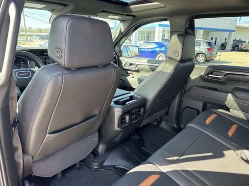 Used 2024 GMC Sierra 1500 AT4 w/ Technology Package image 35