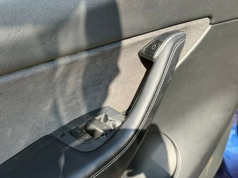 Used 2021 Tesla Model Y Long Range AWD/4WD image 11
