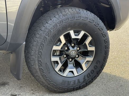 Certified 2023 Toyota Tacoma TRD Off-Road image 35