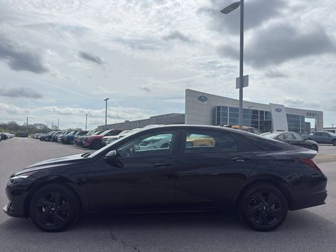 Used 2023 Hyundai Elantra SEL image 8