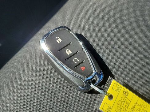 Used 2021 Chevrolet Trax LT w/ LT Convenience Package image 31