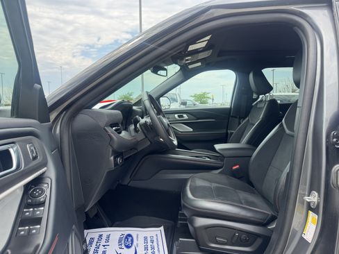 Used 2025 Ford Explorer ST w/ Sun And Sound Package AWD/4WD image 18
