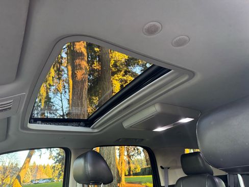 Used 2013 GMC Yukon Denali image 30