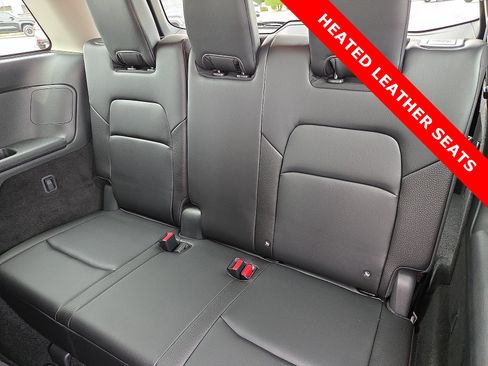 Used 2025 Nissan Pathfinder SL AWD/4WD image 10