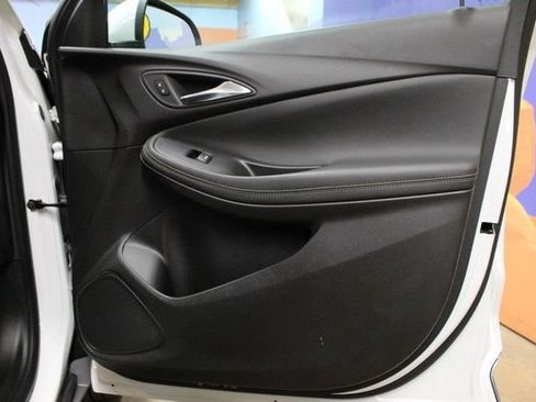 Used 2023 Buick Encore GX Essence w/ Experience Buick Package FWD image 10