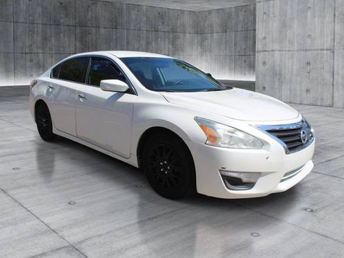 Used 2015 Nissan Altima 2.5 FWD image 7