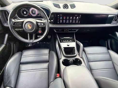 Used 2024 Porsche Cayenne Turbo GT AWD/4WD image 16