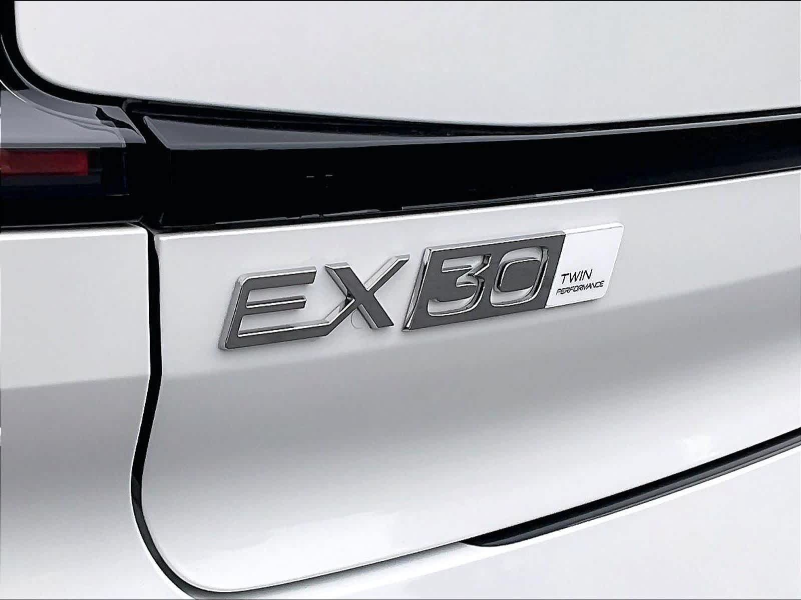 New 2025 Volvo EX30 Ultra w/ Protection Package Premier AWD/4WD image 26