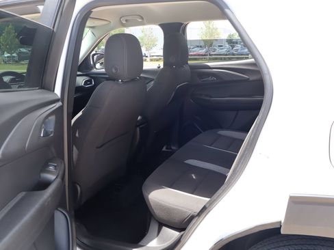 Used 2023 Chevrolet TrailBlazer LT FWD image 25
