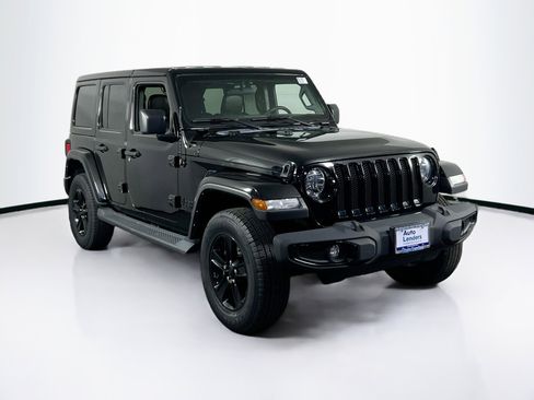 Used 2021 Jeep Wrangler Unlimited Sahara AWD/4WD image 3