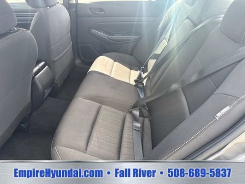 Used 2024 Nissan Altima 2.5 SV FWD image 15