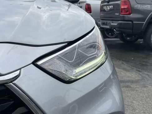 Used 2021 Toyota Highlander Limited image 9