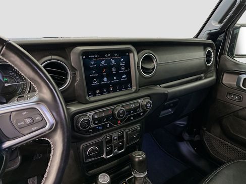 Used 2023 Jeep Wrangler Unlimited Sahara w/ Cold Weather Group AWD/4WD image 26