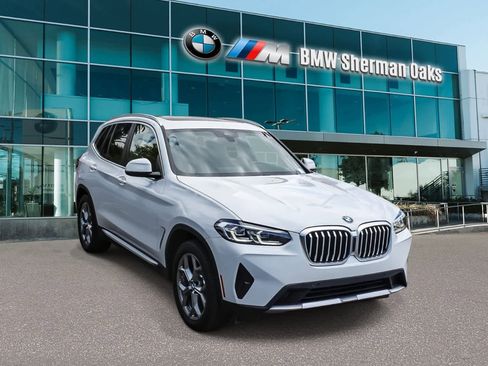 Used 2023 BMW X3 sDrive30i w/ Convenience Package RWD image 3