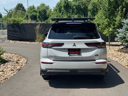 New 2025 Mitsubishi Outlander SE image 4