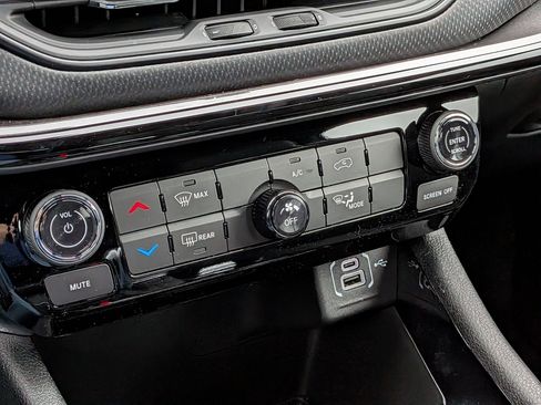 New 2026 Jeep Compass Latitude AWD/4WD image 22